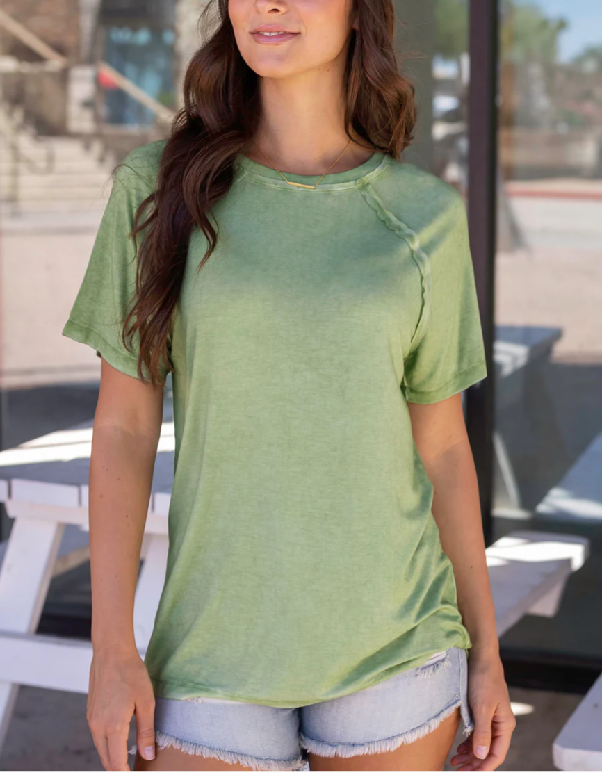 Mineral Washed Raglan Tee in Green