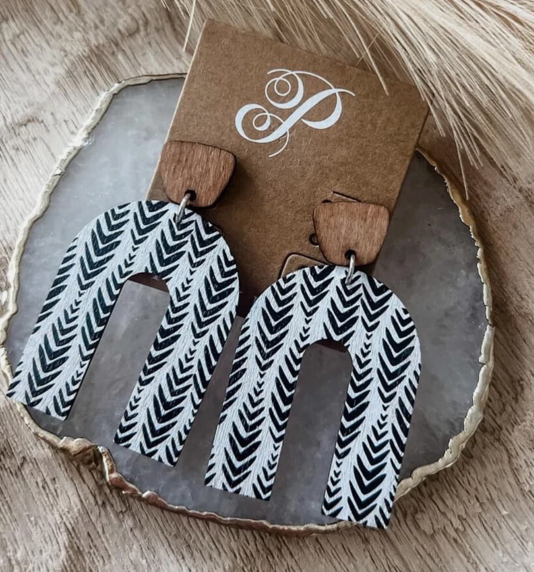 Harper Arch Earrings