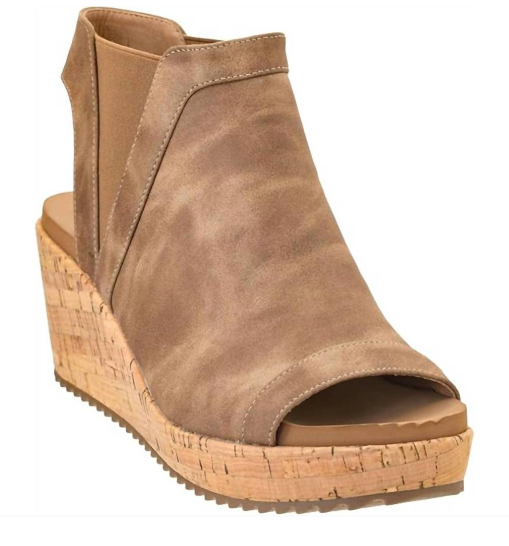 Easy Now Wedge Sandal