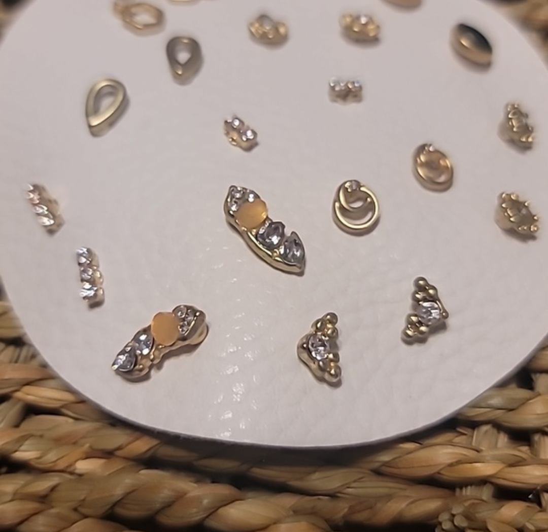 Golden Essentials Stud Earrings (10 pairs)